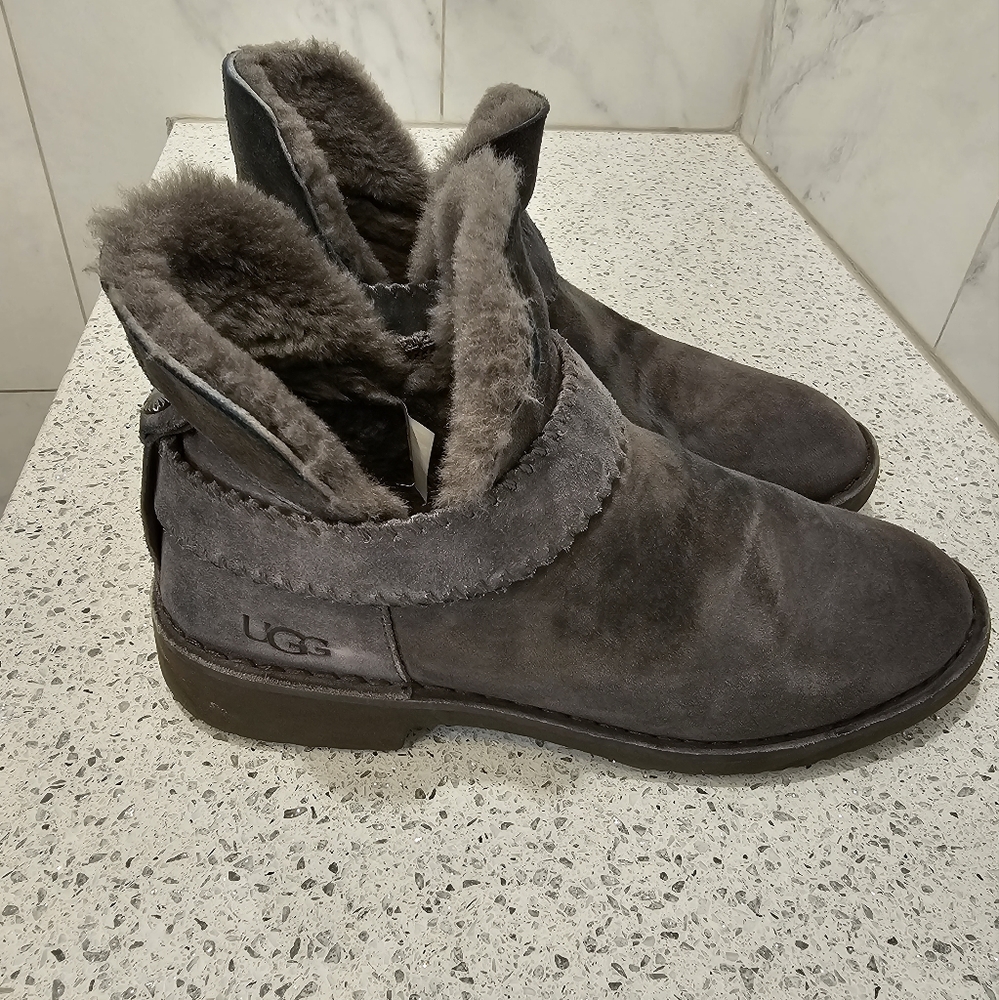 Women's Ugg McKay Grey Boots Sz 9.5